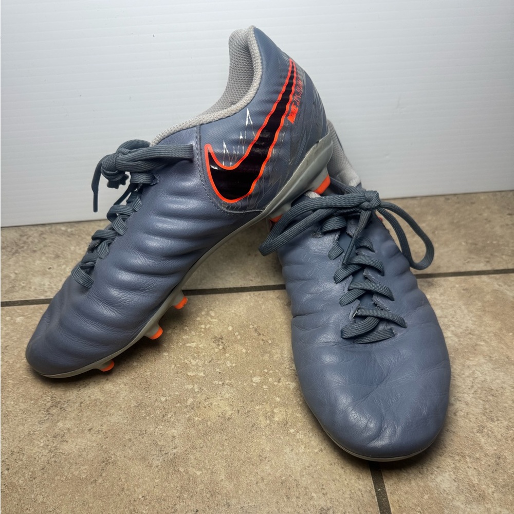 Nike Tiempo Soccer Cleats 4.5Y
